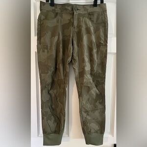 Prana Halle Jogger II in Olive Sz 6